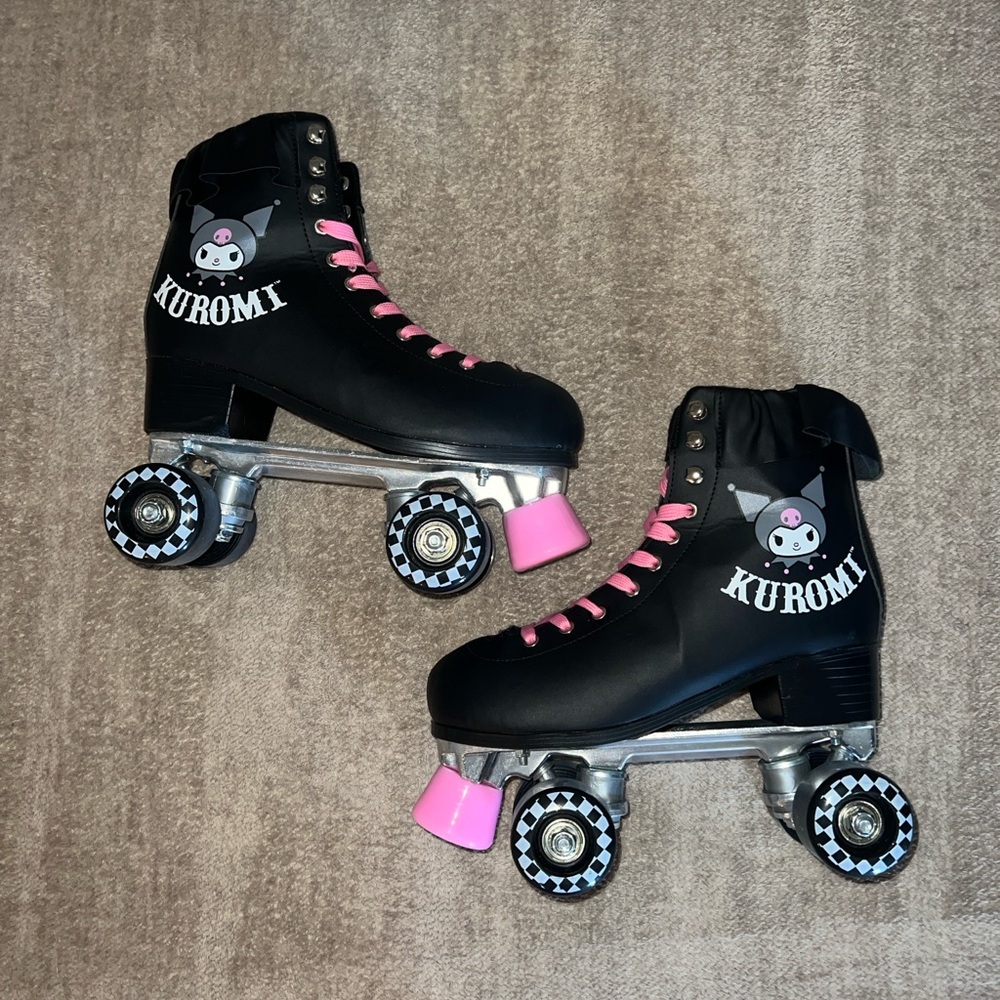 Kuromi Tough Love Rollerskates Sz 6